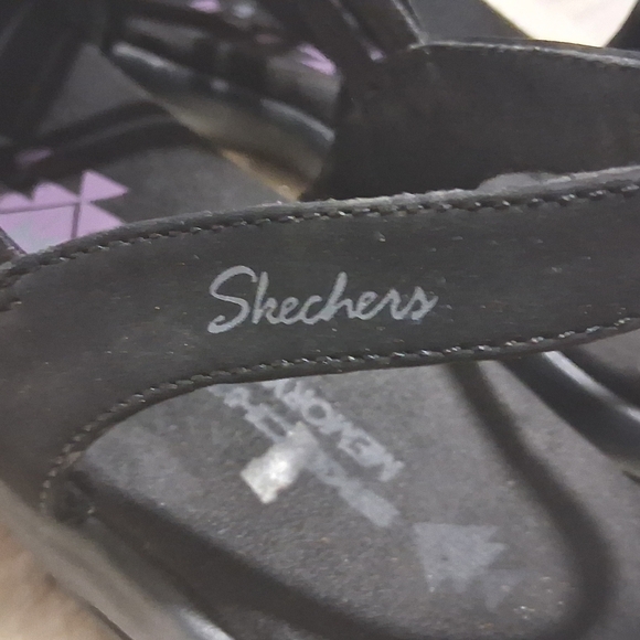 Skechers Black Casual Sandals with X-Pattern Straps - Picture 5 of 6